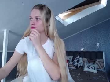 aprilsunnyy chaturbate