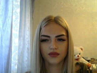 blond-ledi02 bongacams