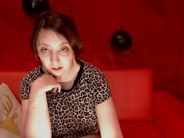 caroline_milli chaturbate