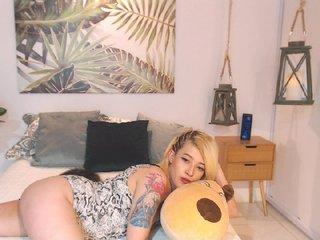 crystalbluee bongacams