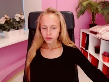 emiliablondy chaturbate