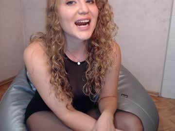 emilyflamekiss chaturbate