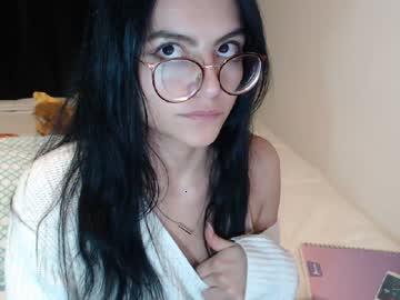 holly_bunny321 chaturbate