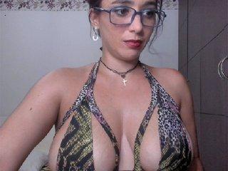 HUGETITS90XX bongacams