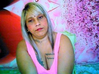 indianroxy bongacams