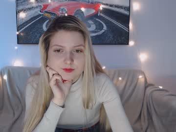 julie_holiday chaturbate