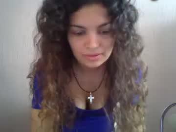 karolinaxxkiss chaturbate