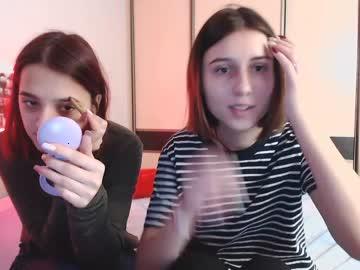 lari_18 chaturbate