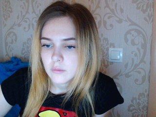 LittleShyGirl bongacams