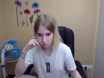 littlesuzzzy chaturbate