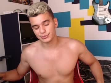 loganhot22 chaturbate