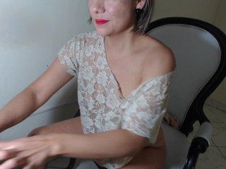 lovelyleonore bongacams