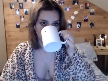 lovelynicolle18 chaturbate