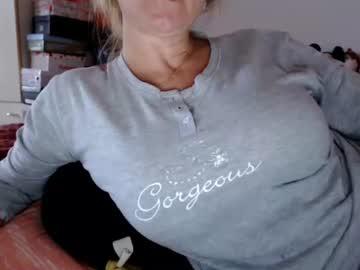 lovelywoman23 chaturbate