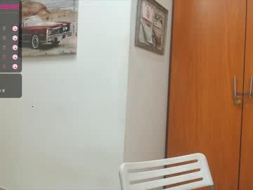 sara_robertss chaturbate