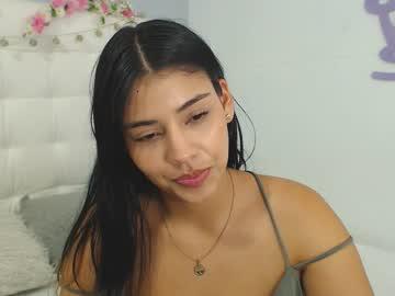 shaninafox chaturbate