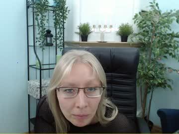 sharon_lil chaturbate