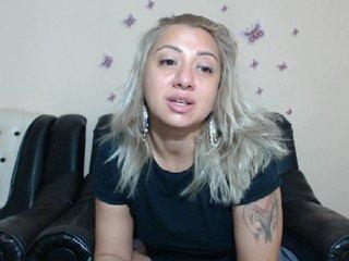 Squirtyxxx bongacams