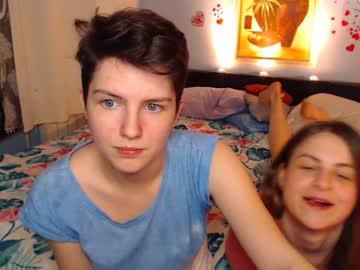 stesha_scissors_julia chaturbate