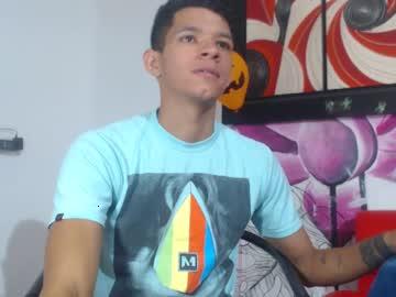 tomhot_18 chaturbate