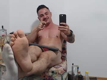 younboy23232 chaturbate